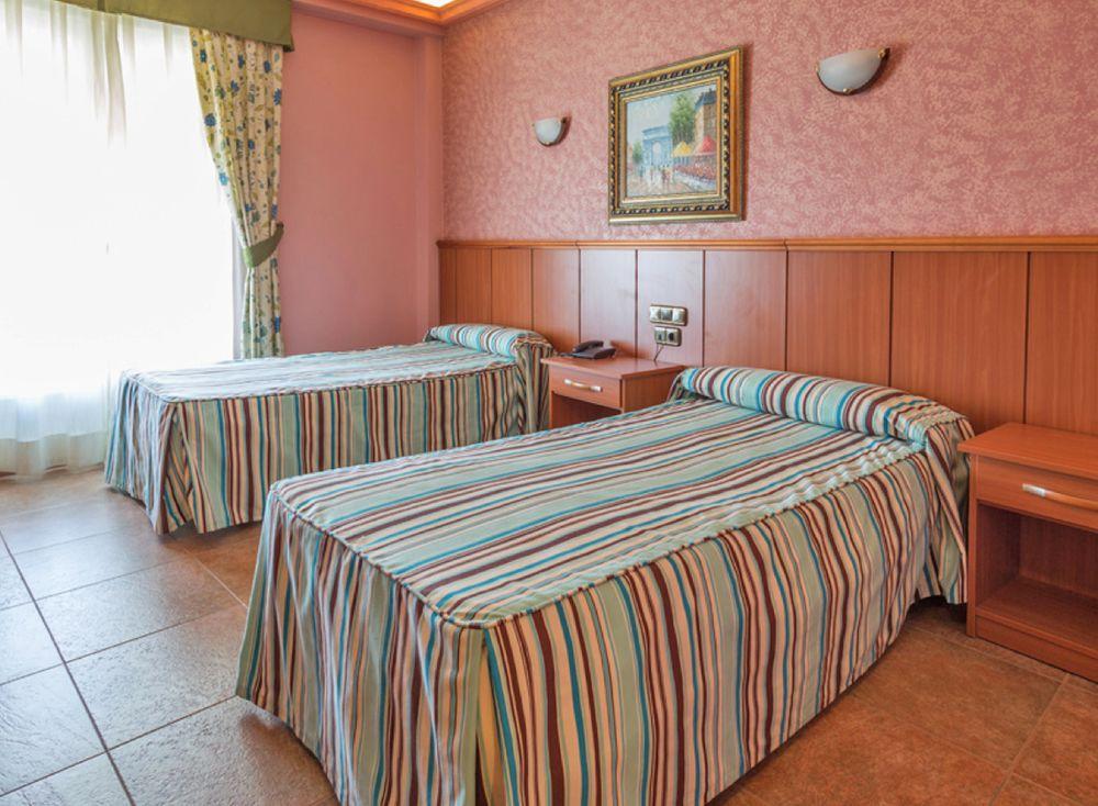 Hotel Real De Castilla Tordesillas Extérieur photo