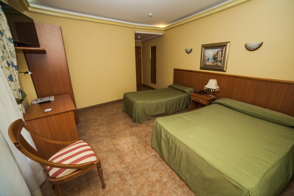 Hotel Real De Castilla Tordesillas Chambre photo