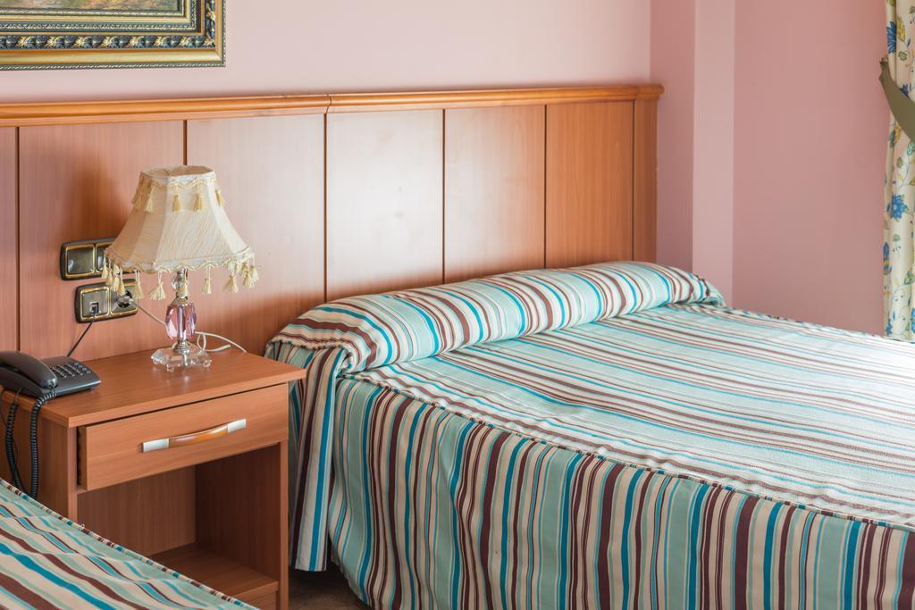 Hotel Real De Castilla Tordesillas Extérieur photo