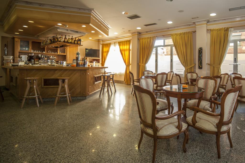 Hotel Real De Castilla Tordesillas Extérieur photo