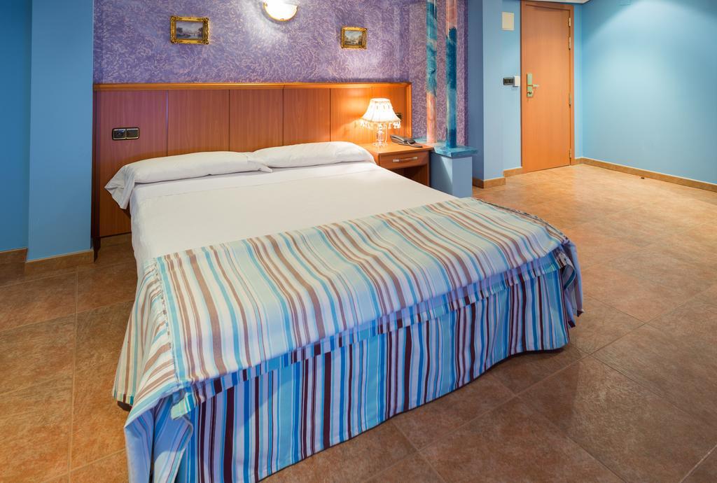 Hotel Real De Castilla Tordesillas Chambre photo