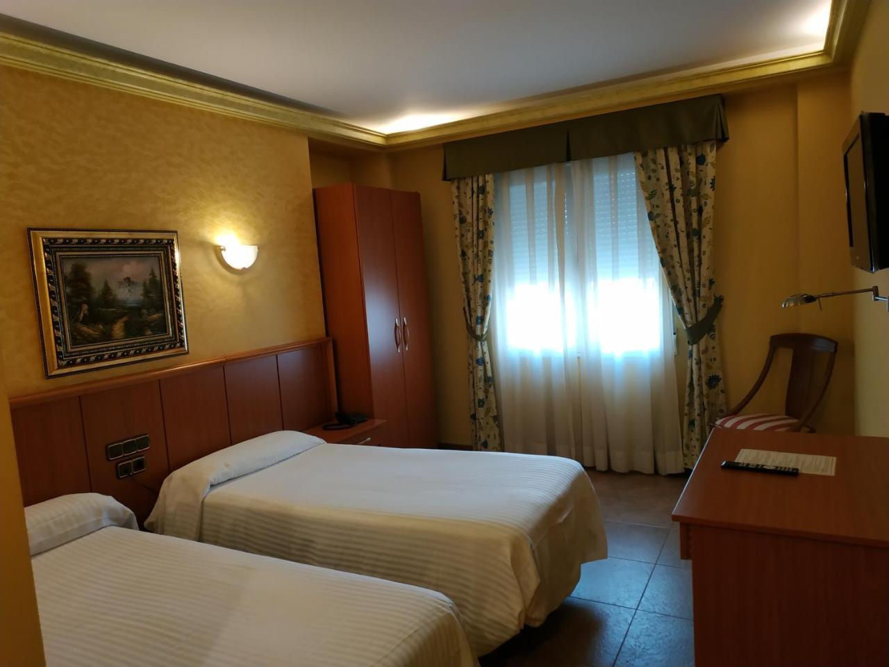 Hotel Real De Castilla Tordesillas Extérieur photo